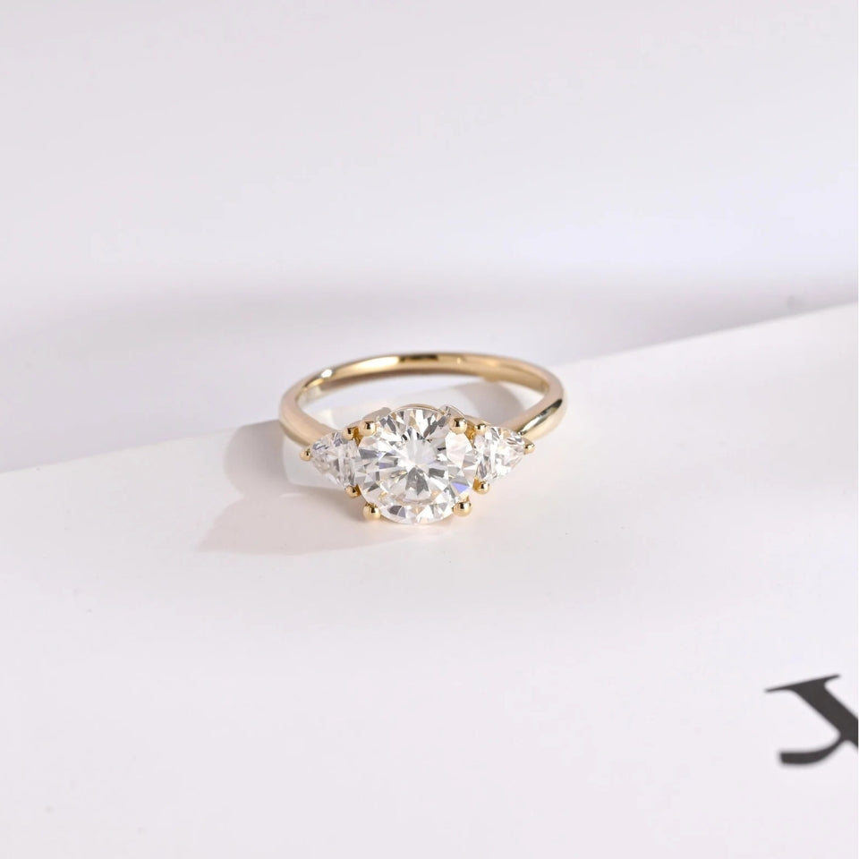 Round Cut Three Stone Moissanite Diamond Ring