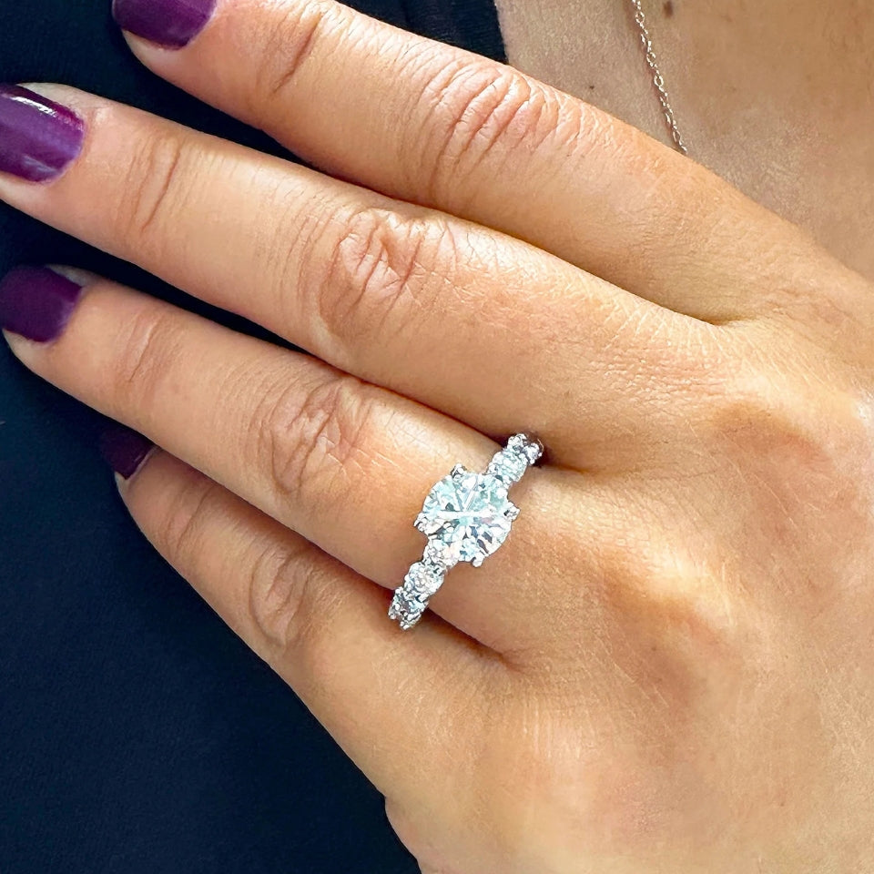 Round Shape Pointer Moissanite Diamond Ring