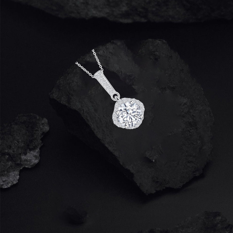 Leaf Clover Halo Pendant Necklace