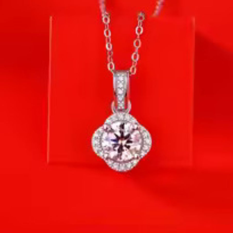 Leaf Clover Halo Pendant Necklace