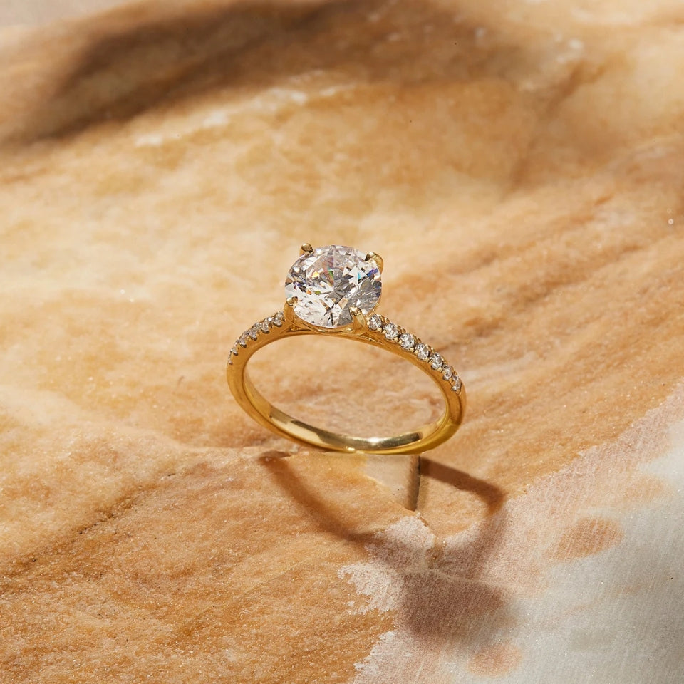 Round Cut Moissanite Diamond Ring