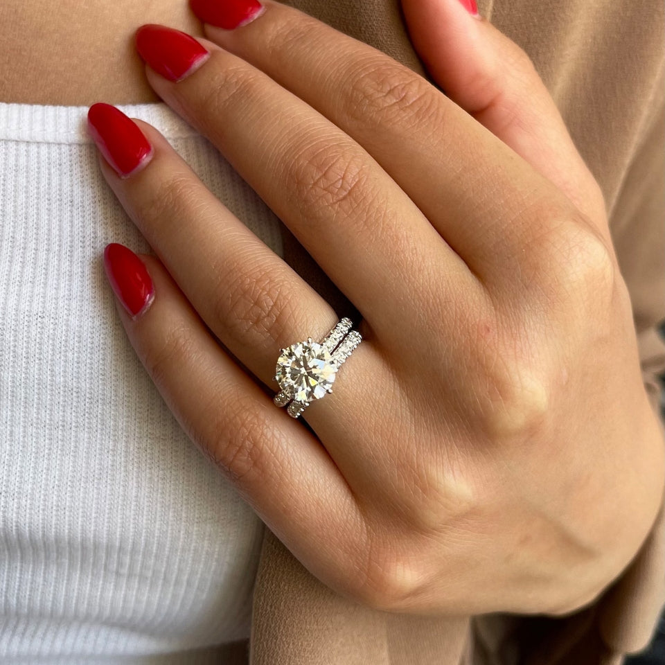 Round Cut Layer Moissanite Diamond Ring